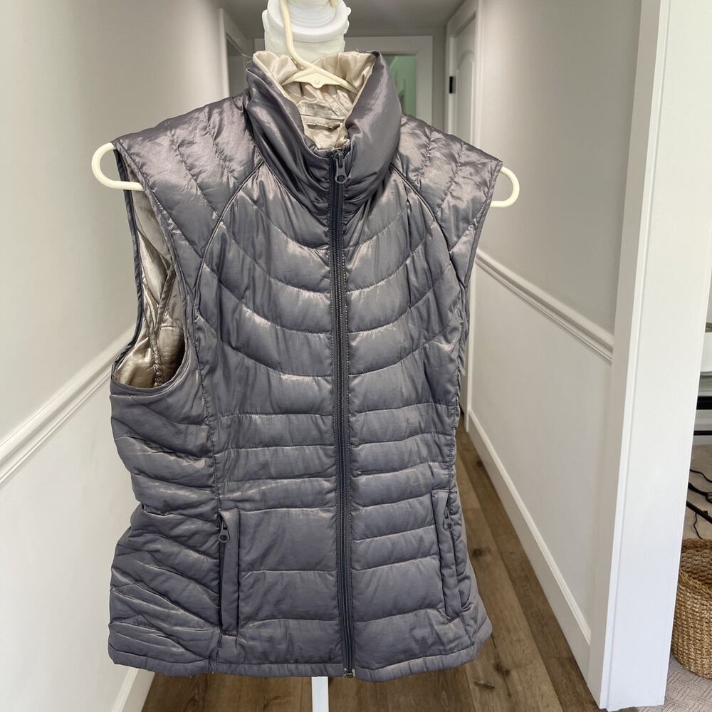 Bernardo Down Vest Womens M Gray Gold Lightweight Packable Puffer Jacket Zip
